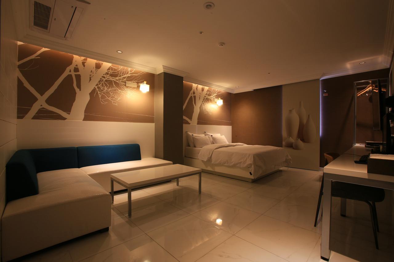 Gram Hotel Namyangju Екстер'єр фото